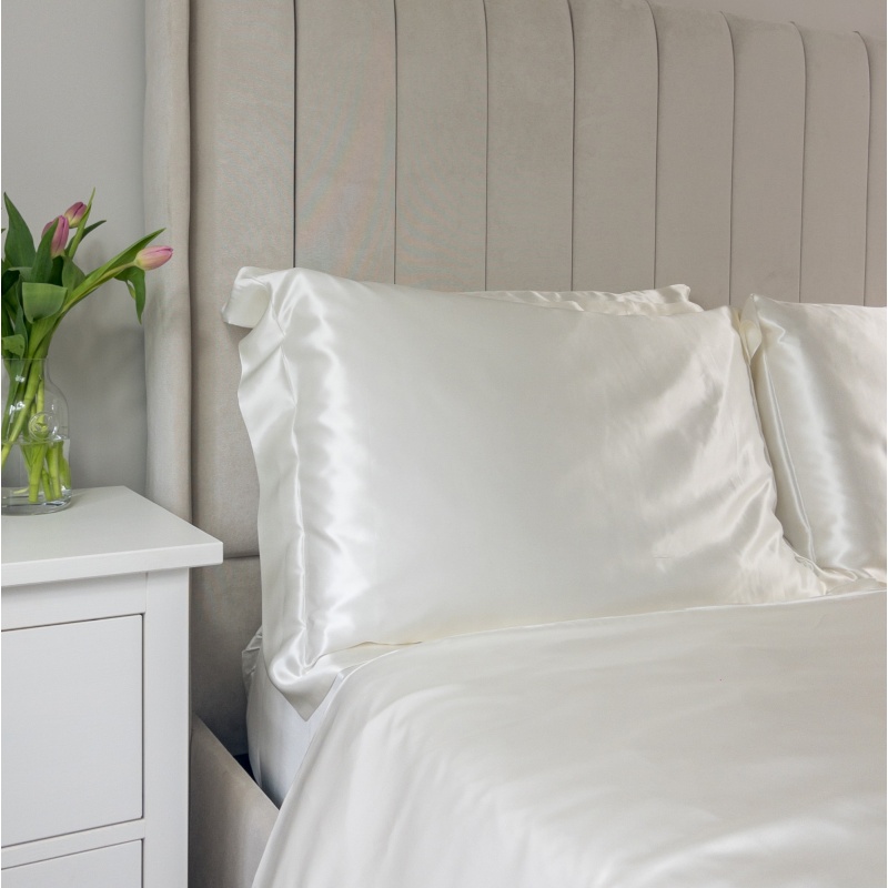 22 Momme Ivory Oxford Silk Pillowcase